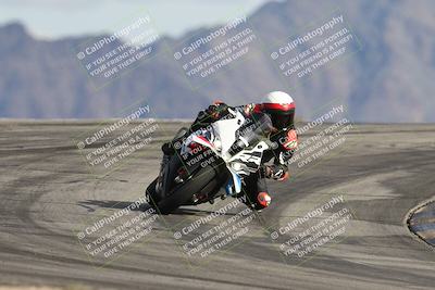 media/Nov-16-2025-Race Pace (Sun) [[8c5fa54630]]/Verified Riders/8-Turn 12 (120pm)/